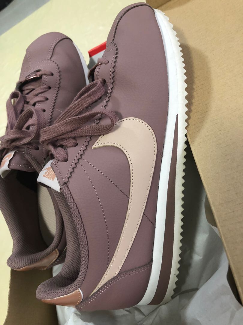 air force 1 pink nike sign