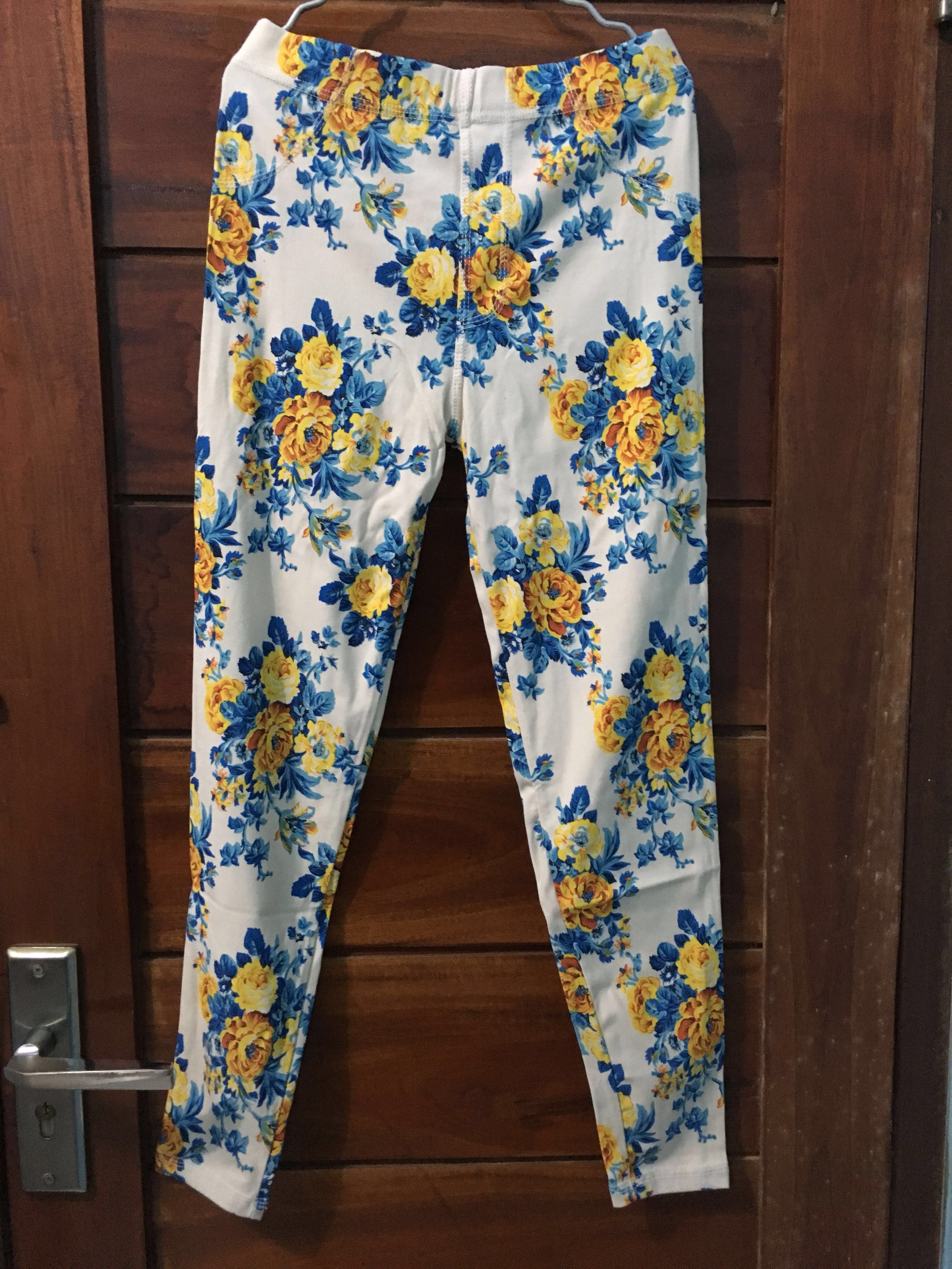 Take All Celana Motif Bunga Fesyen Wanita Pakaian Wanita Bawahan Di Carousell