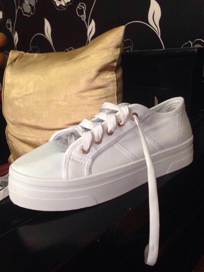 WILLOW PLATFORM SNEAKER RUBI PUTIH SEPATU SNEAKERS PUTIH PLATFORM