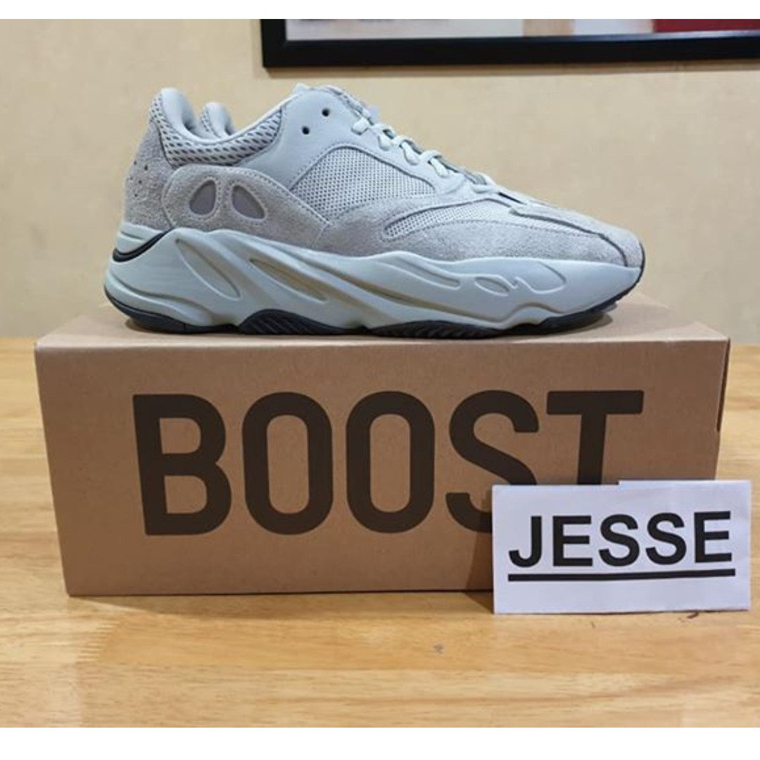 Yeezy discount 700 srp