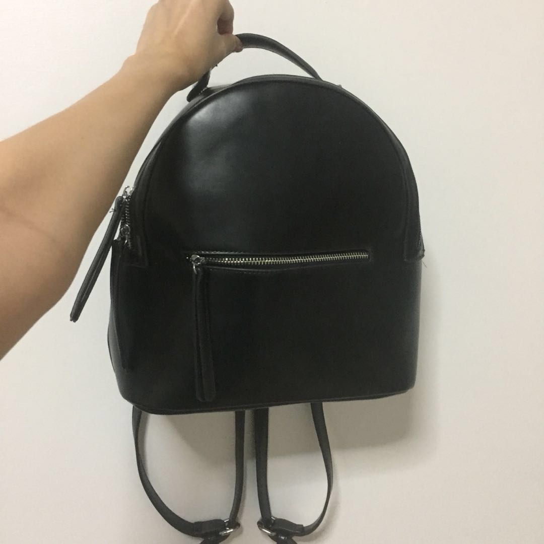 black small backpack