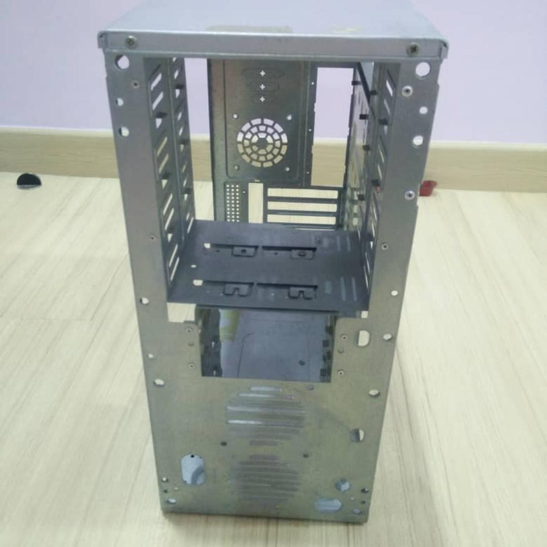 CPU Casing (Category: Computer Parts) located in Kuala Lumpur. Submitted by manfai91 (Listing ID 219033729, Image 1). Description: Used CPU Casing, Metal. Empty casing. No worry the cpu is heat. interested do whatsapp / call @ 016 2809800.