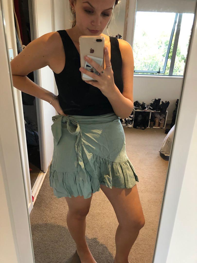 Green deals skirt glassons