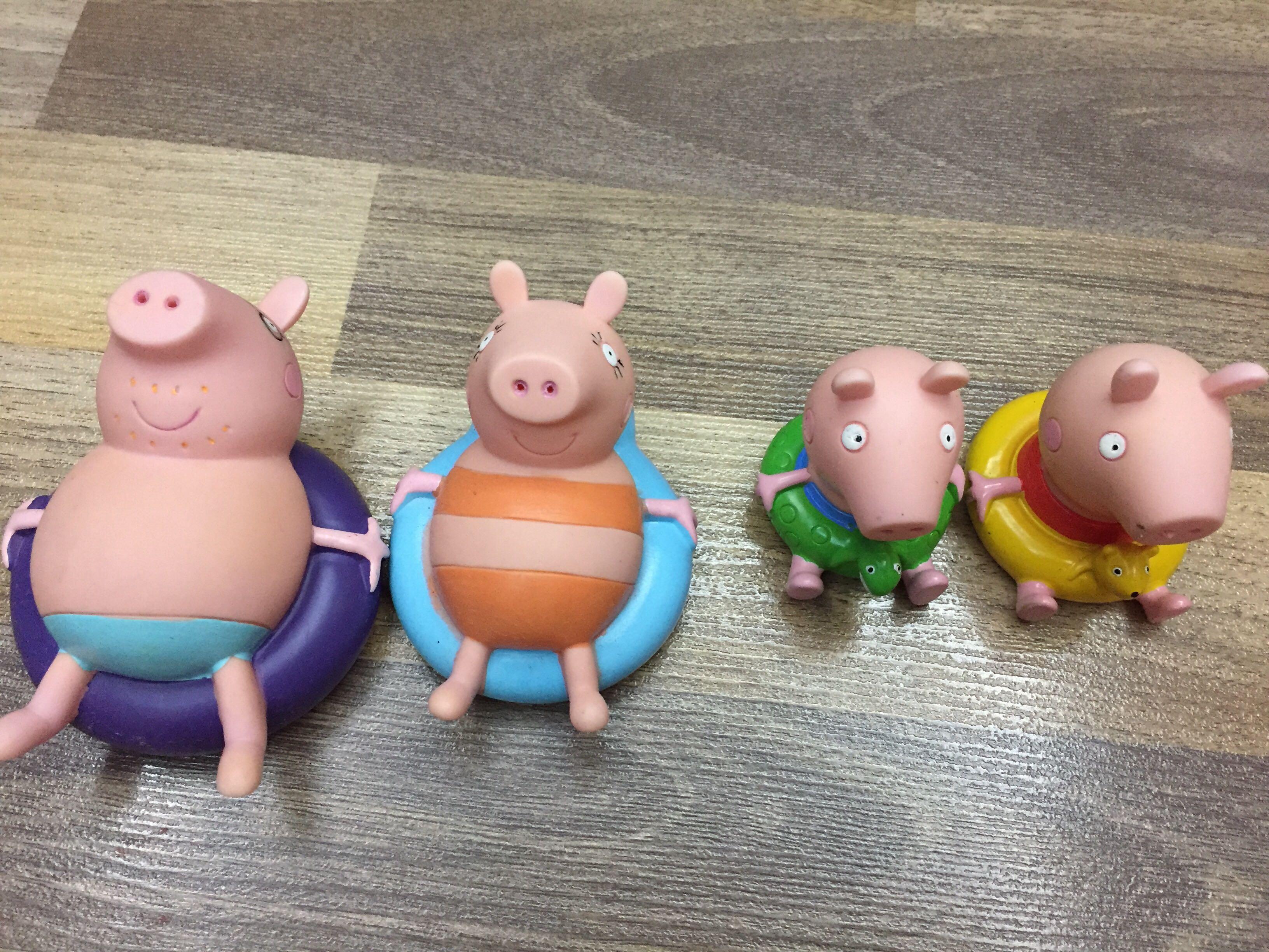 Peppa Pig family squeegee bath pool toys