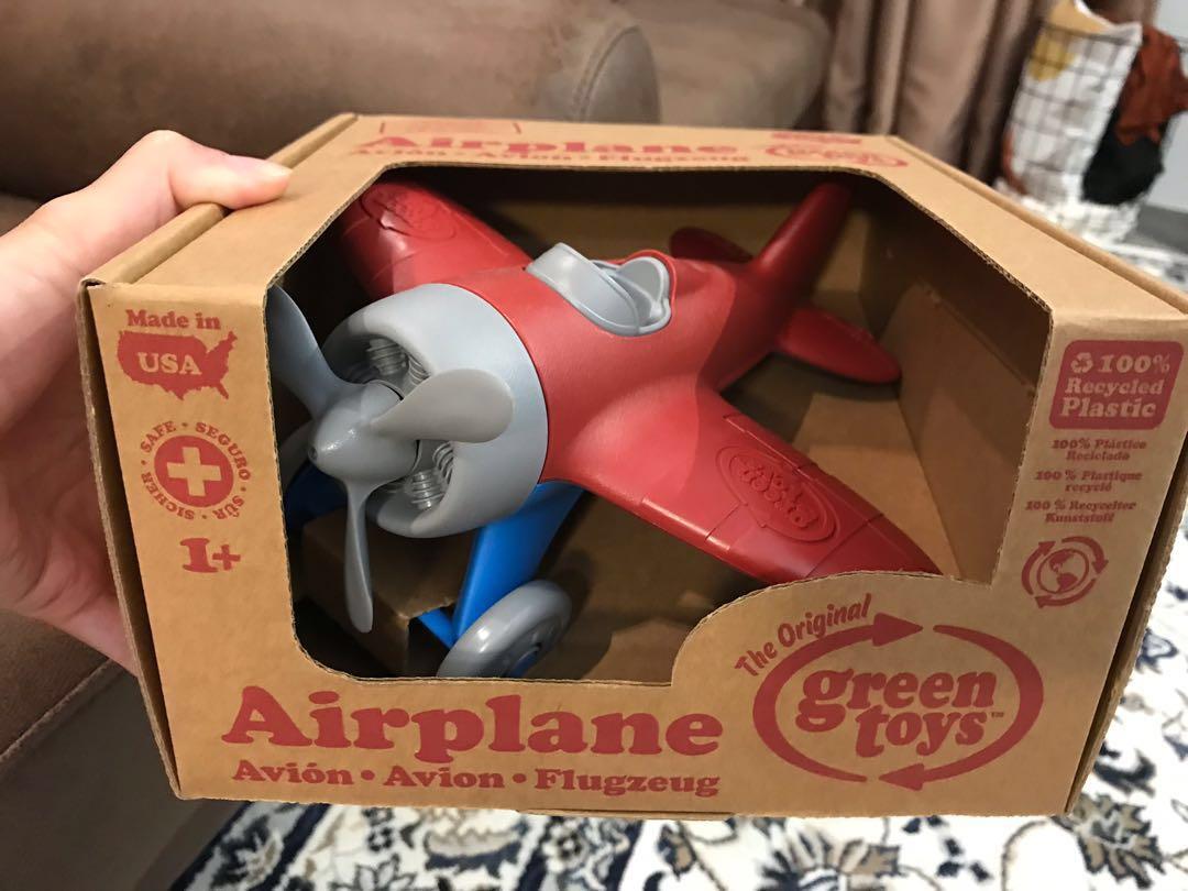 green toys aeroplane