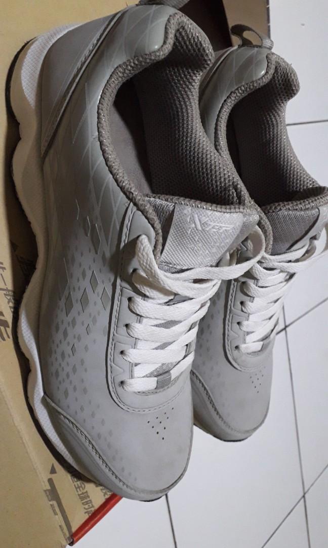 Sepatu Xtep Running Original Import Ringan Olah Raga Perlengkapan Olahraga Lainnya Di Carousell