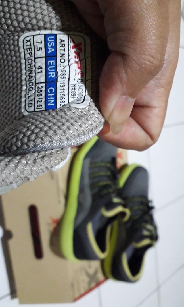 Sepatu Xtep Running Original Import Ringan Olah Raga Perlengkapan Olahraga Lainnya Di Carousell