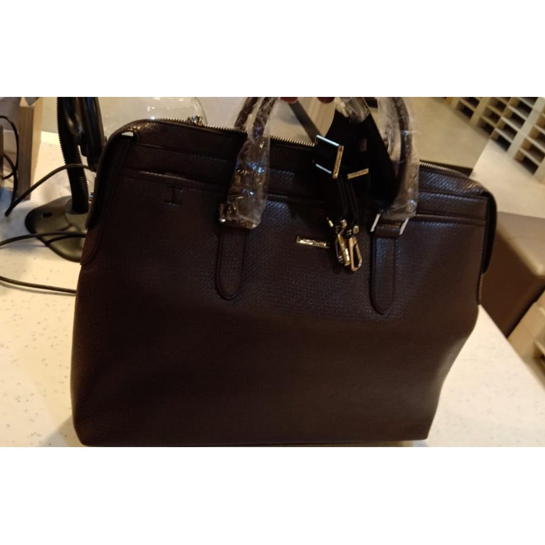 Tas Laptop Hushpuppies Men S Fashion Men S Bags Wallets Sling
