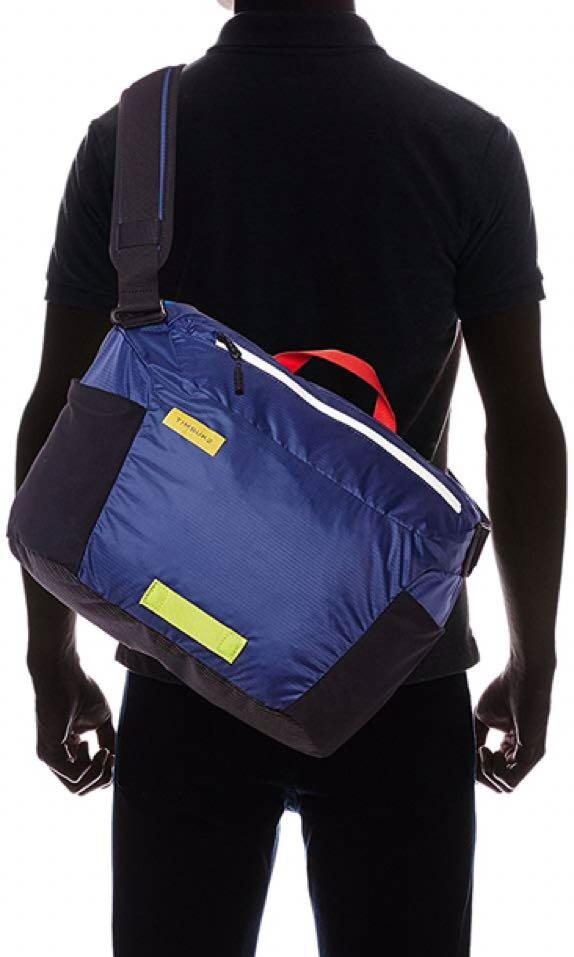 Especial spoke on sale sling bag