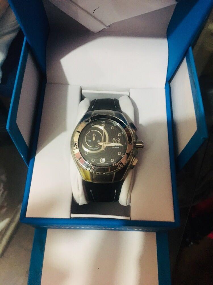 Authentic Technomarine Cruise Watch (Category: Women's Watches) located in Mandaluyong City. Submitted by mesty21 (Listing ID 199417156, Image 1). Description: Declutter Original Technomarine.
