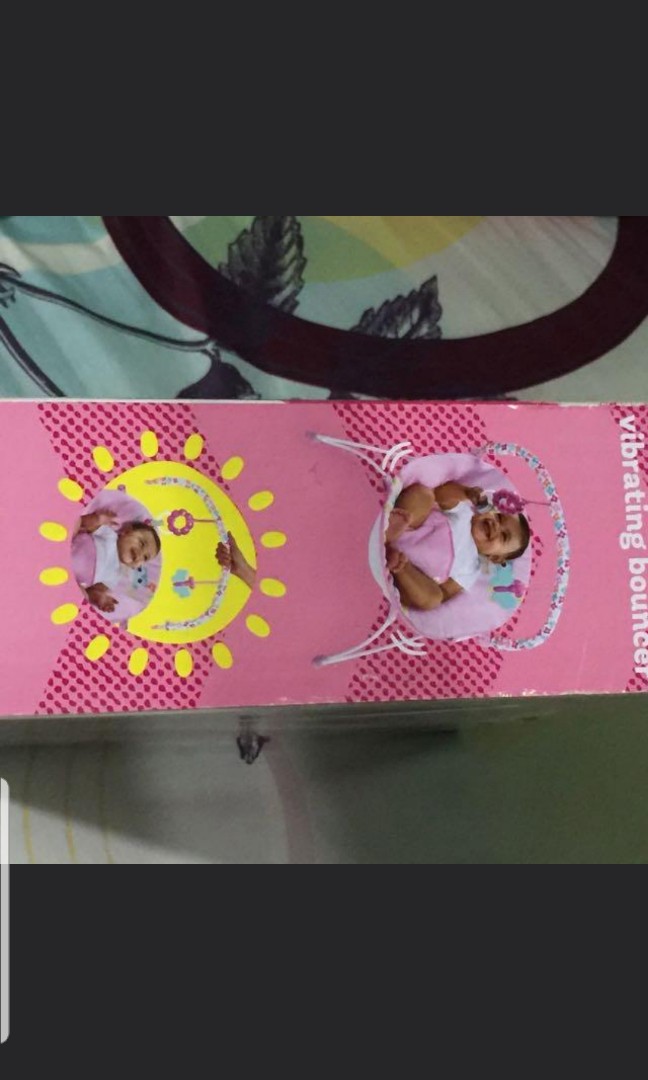 Bright starts vibrating bouncing chair/bed, Babies & Kids, Baby Nursery ...