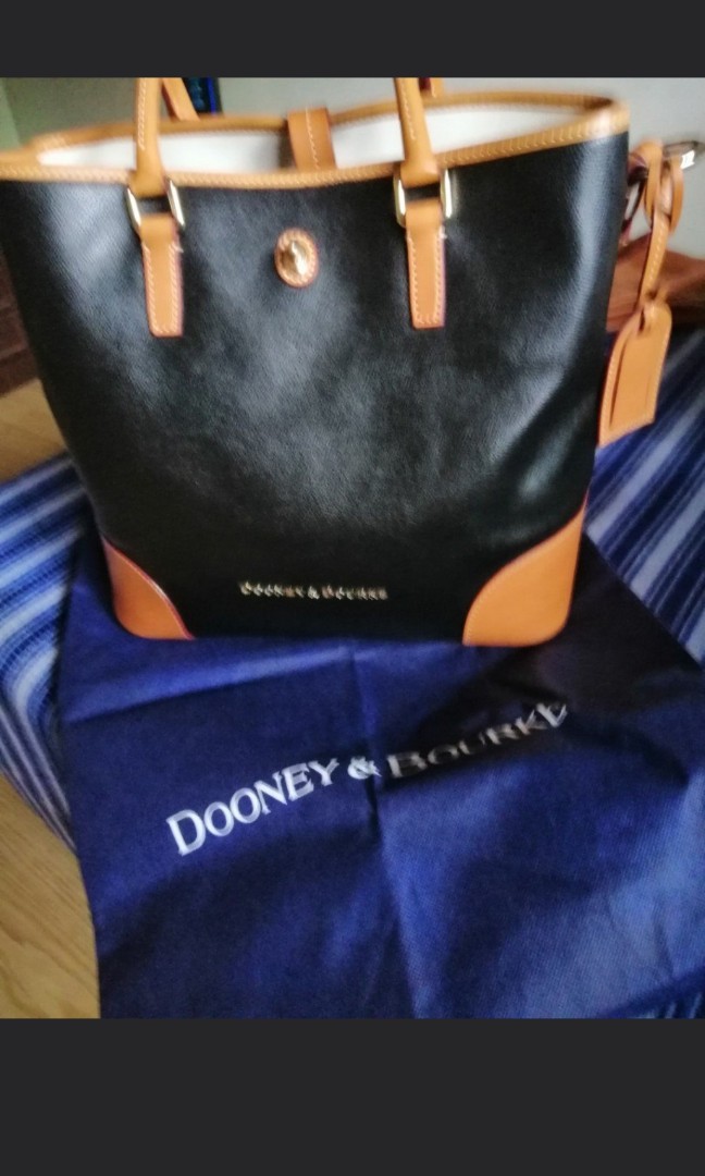 Dooney and hot sale bourke shelby shopper