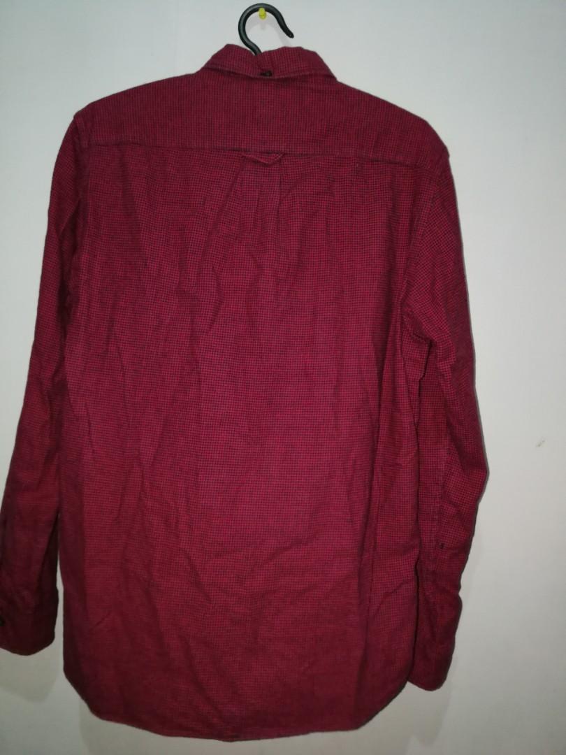 H&M LOGG Longsleeve shirt (Category: Tshirts & Polo Shirts ) located in Manila. Submitted by sonderman (Listing ID 219156936, Image 2). Description: H&M LOGG Longsleeve shirt Color: maroon Condition: 8.5 out of 10 Check pictures for dimensions Rfs: closet cleanup Contact me for faster transaction: 0915 421 9186 Delivery thru fast track: Metro manila - 60 Provincial - 180 No return and exchange.
