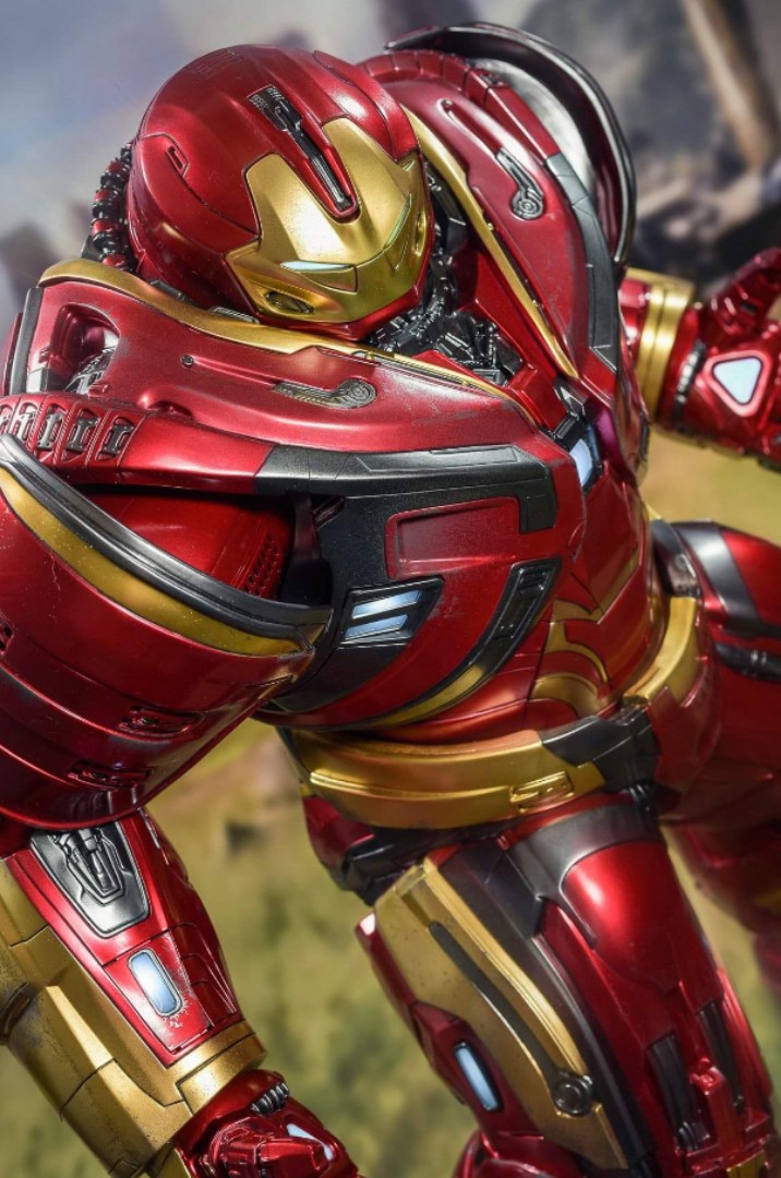 hot toys hulkbuster 2