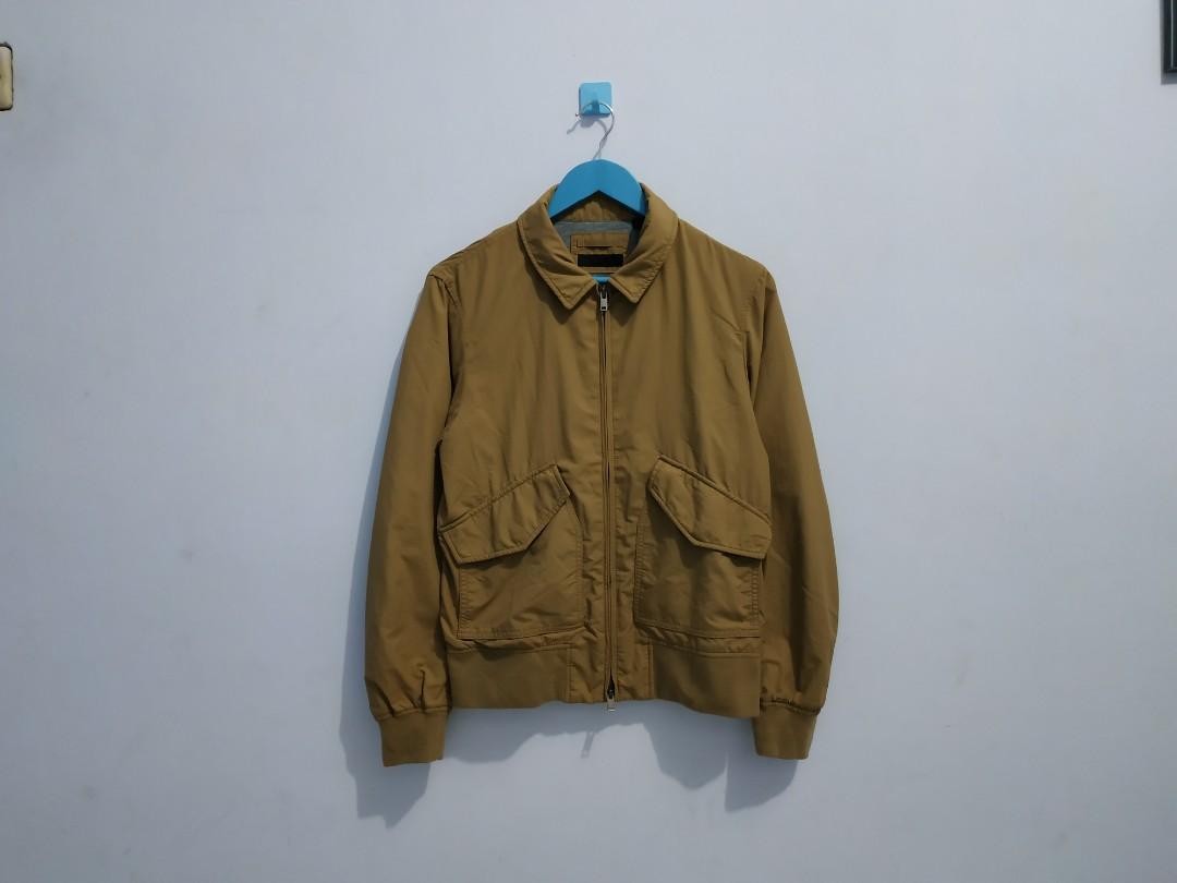 Jaket Bomber CWU Uniqlo, Fesyen Pria, Pakaian , Atasan di Carousell