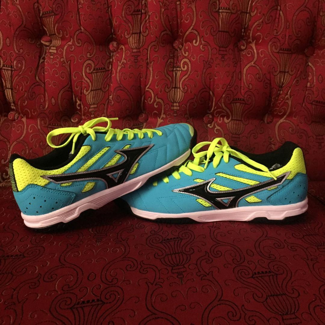 KASUT FUTSAL MIZUNO SALA Men s Fashion Footwear Dress shoes on