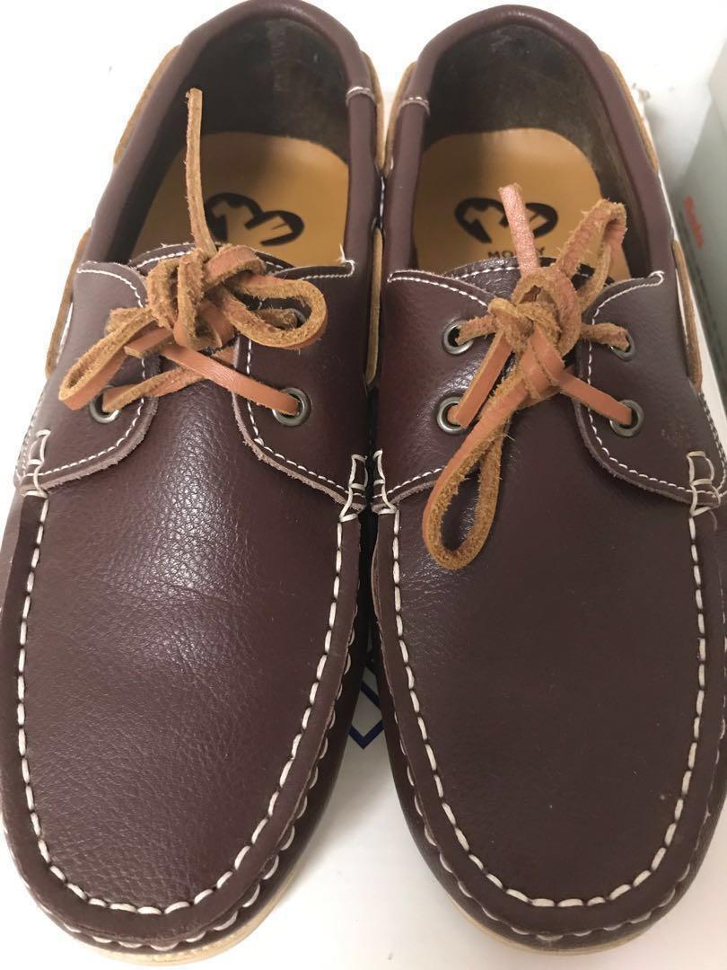 premium boat shoes