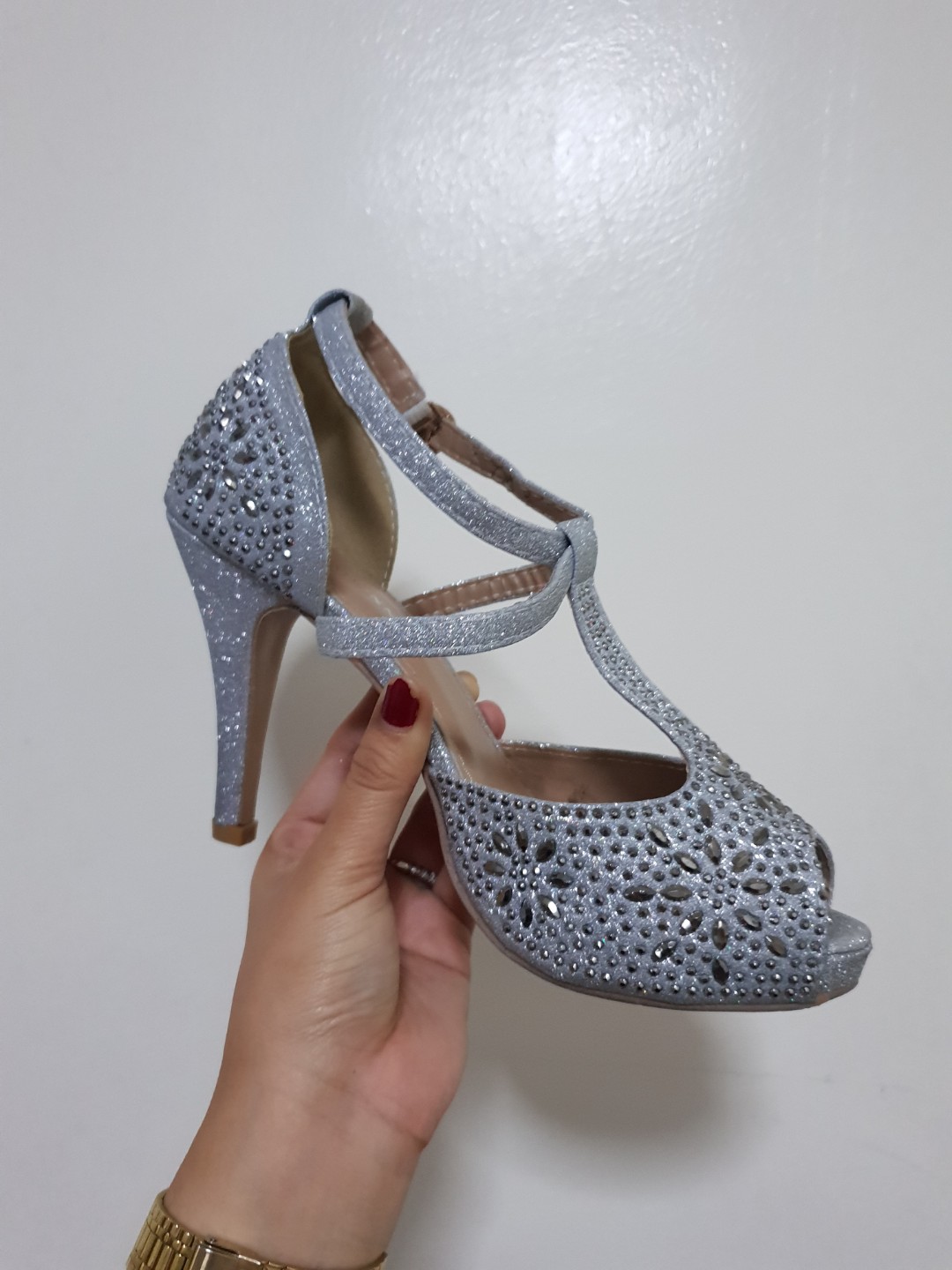Silver Shoes, Women's Fashion, Footwear, Sneakers on Carousell
