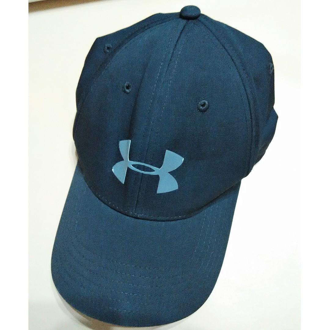 Size M/L Under Armour Storm Headline Cap, Women's Fashion, Watches u0026  Accessories, Hats u0026 Beanies on Carousell