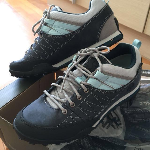 timberland gore tex walking shoes