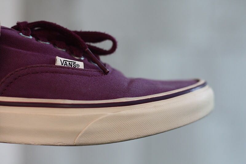 vans authentic ungu