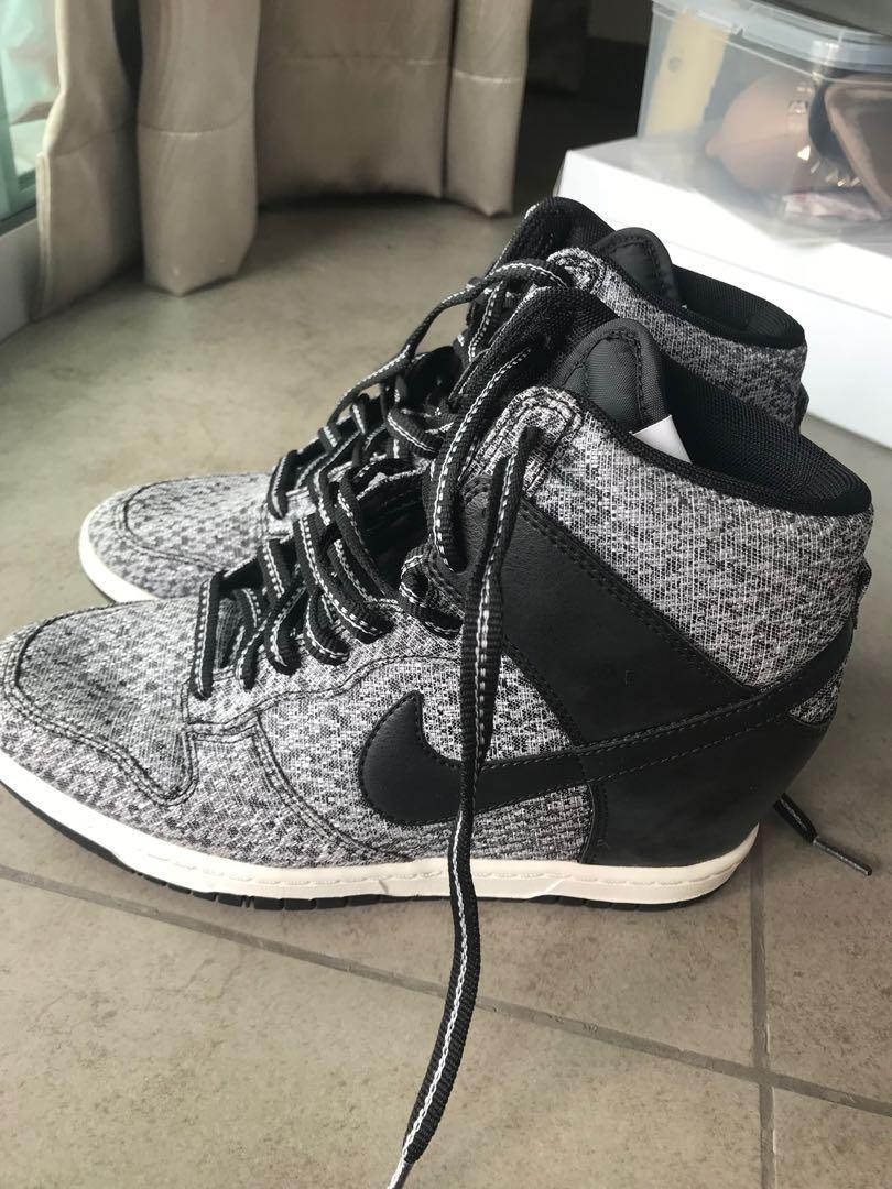 nike dunk sky high Zwart