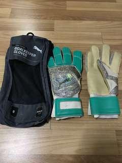 Puma one goalkeeper glove