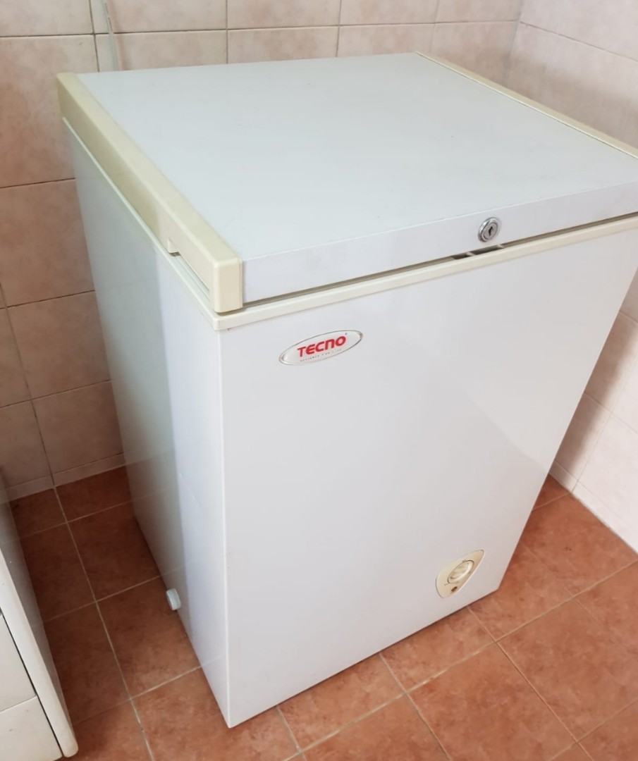 Chest freezer breastmilk storage, TV & Home Appliances, Kitchen