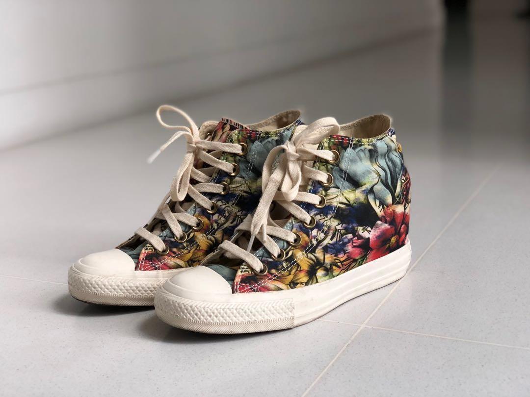 Converse women US 7 floral hi-top shoe 