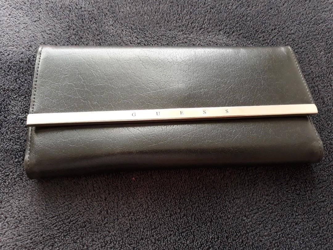 Guess Trifold Rectangular Women S Wallet On Carousell