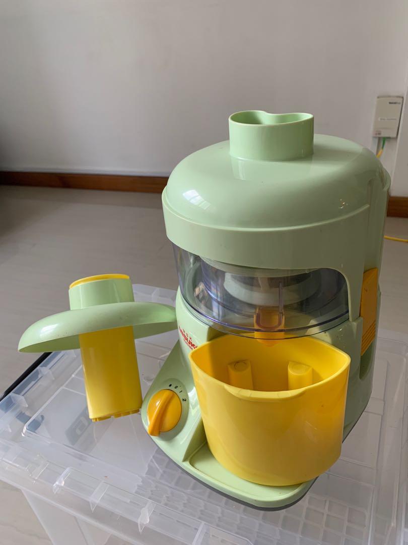 Juice Extractor (Category: Juicers, Blenders & Grinders) located in Singapore. Submitted by kimmiee (Listing ID 219266347, Image 3). Description: Juice extractor Selfcollect.