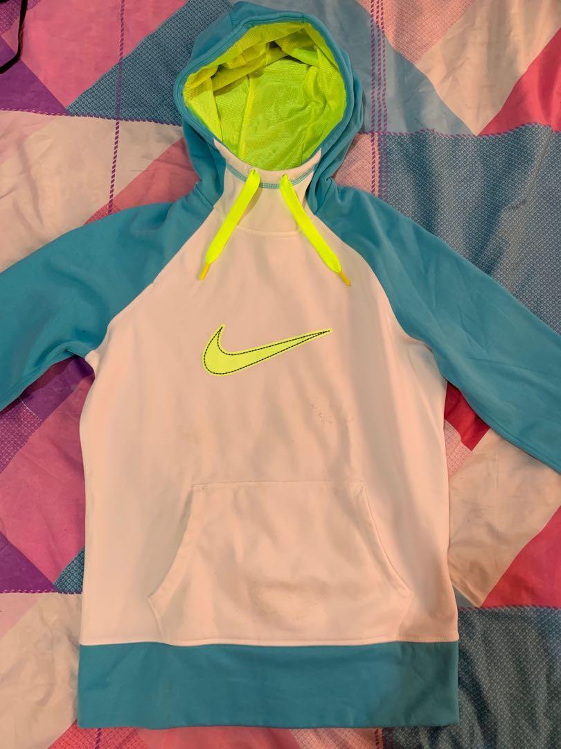 Nike hoodie (therma-fit) (Category: Coats, Jackets and Outerwear) located in Marikina City. Submitted by pechitastore (Listing ID 219292413, Image 3). Description: never used, but there are some flaws as it was kept in the closet for so long good for jogging original no meet-ups will only reserve the item for 24 hours online bank transfer (BDO, Unionbank) shipping through LBC, prive depends on your location.