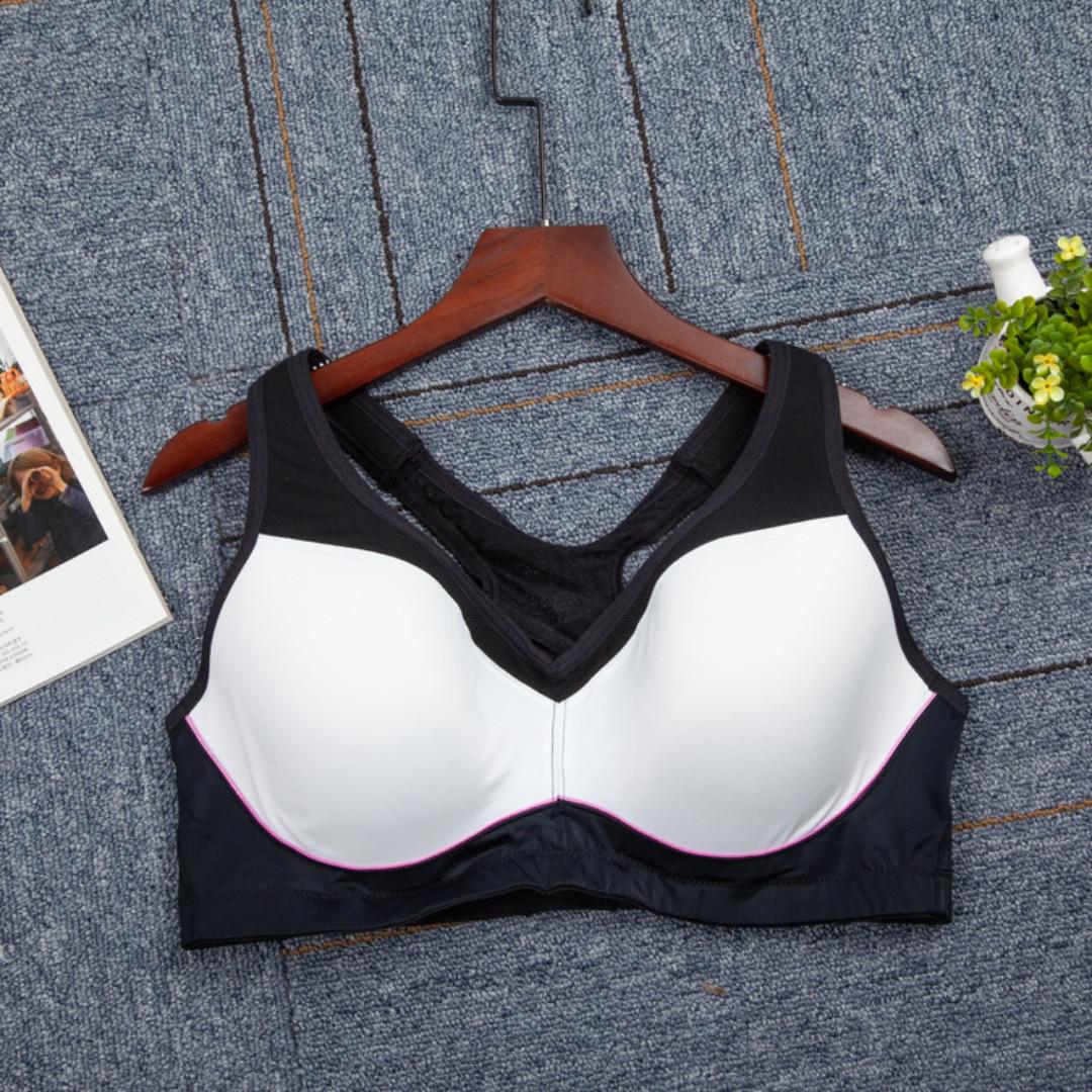 medium sports bra size