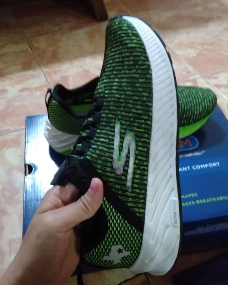 Harga sepatu hotsell skechers go run
