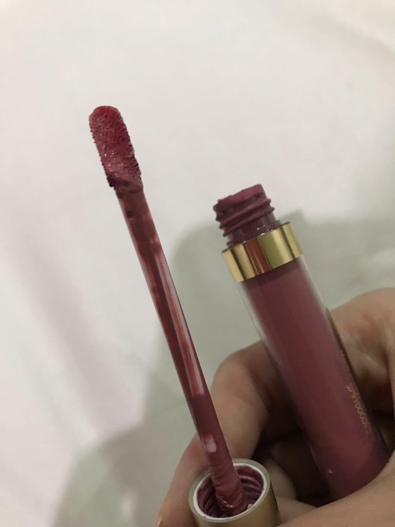 Stila liquid lipstick (Category: Makeup) located in Quezon City. Submitted by caryscornermnl (Listing ID 219226276, Image 2). Description: 70% remaining.