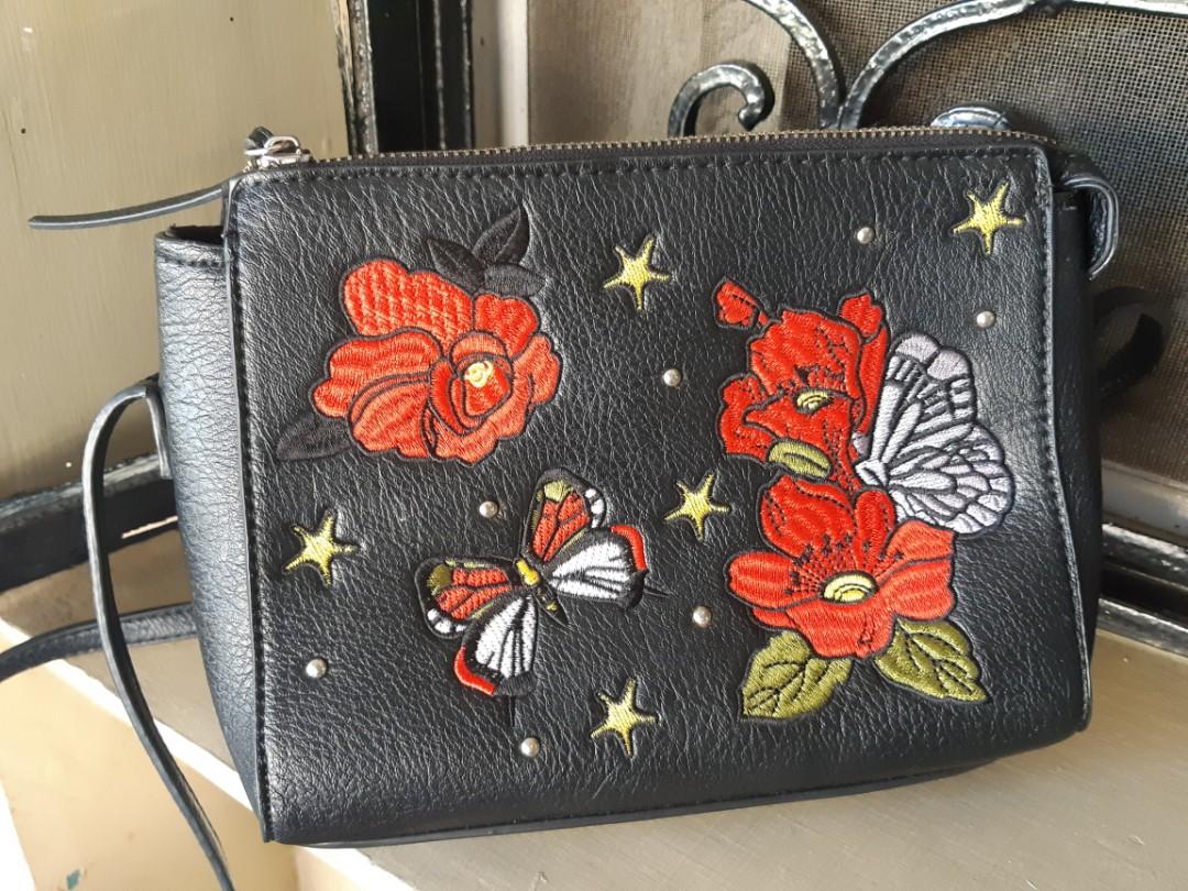 Stradivarius sling bag on sale