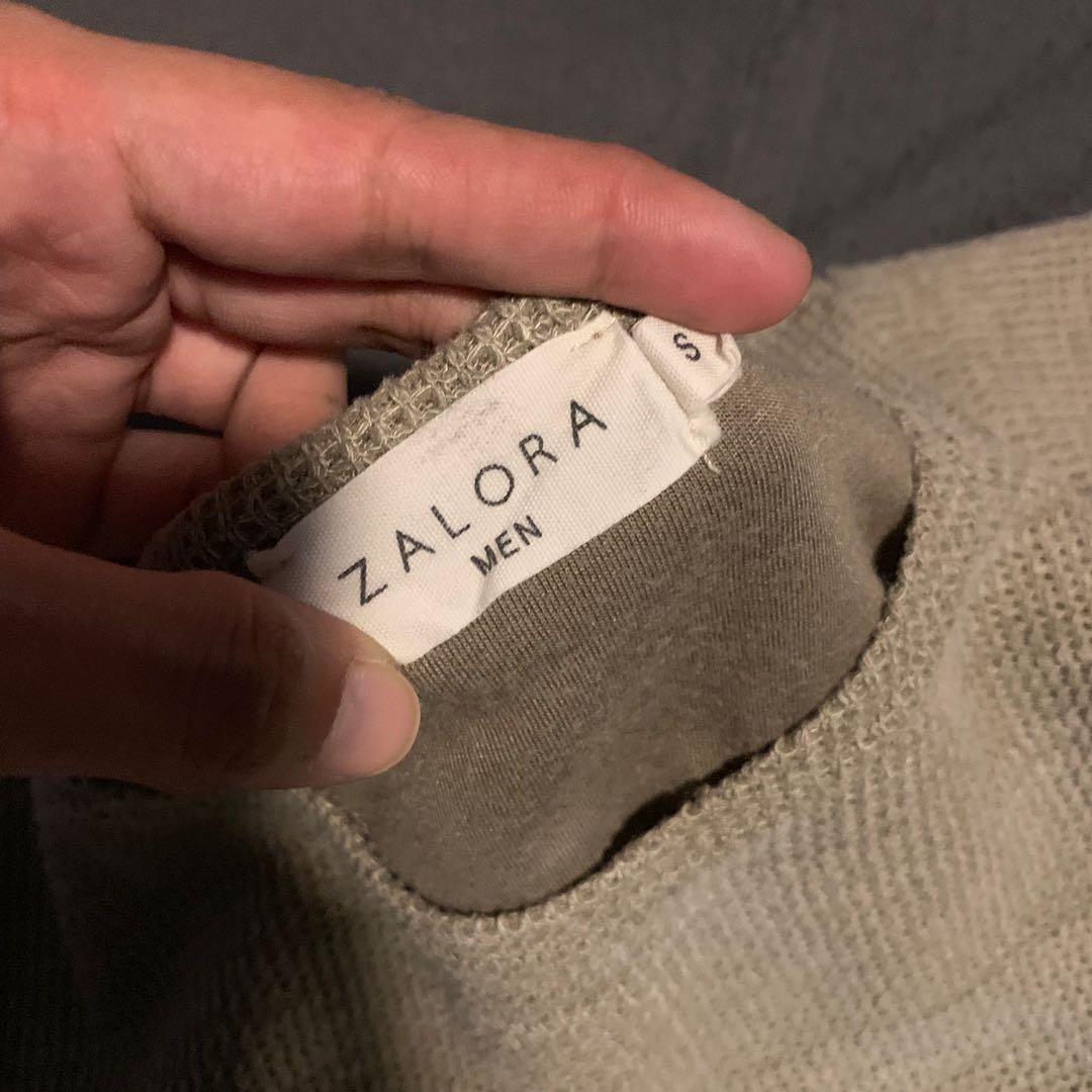 Tan Sweater (Category: Hoodies) located in Cavite. Submitted by _declutterwithjc (Listing ID 219332742, Image 2). Description: Still in good condition Shipping only! .