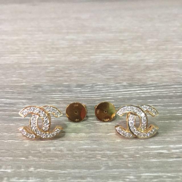 Poh kong top diamond earrings