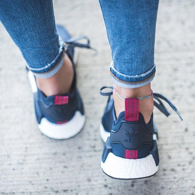 Nmd r1 navy pink deals