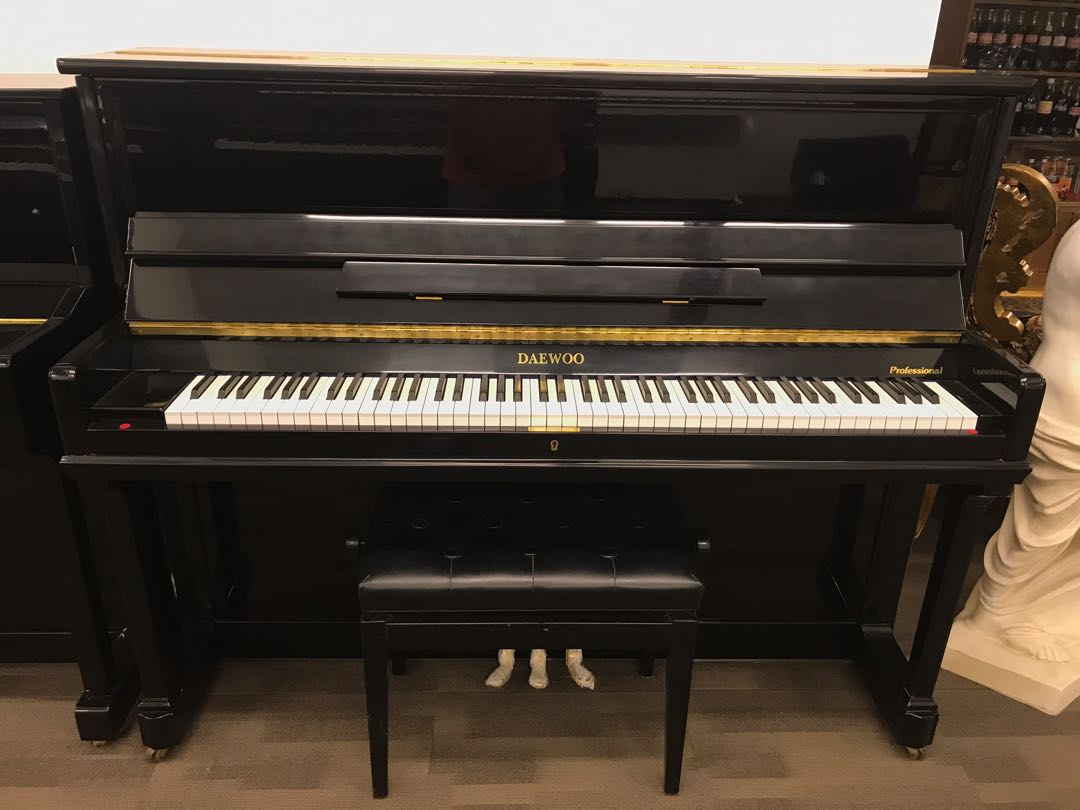 Daewoo Upright piano, Hobbies & Toys, Music & Media, Musical