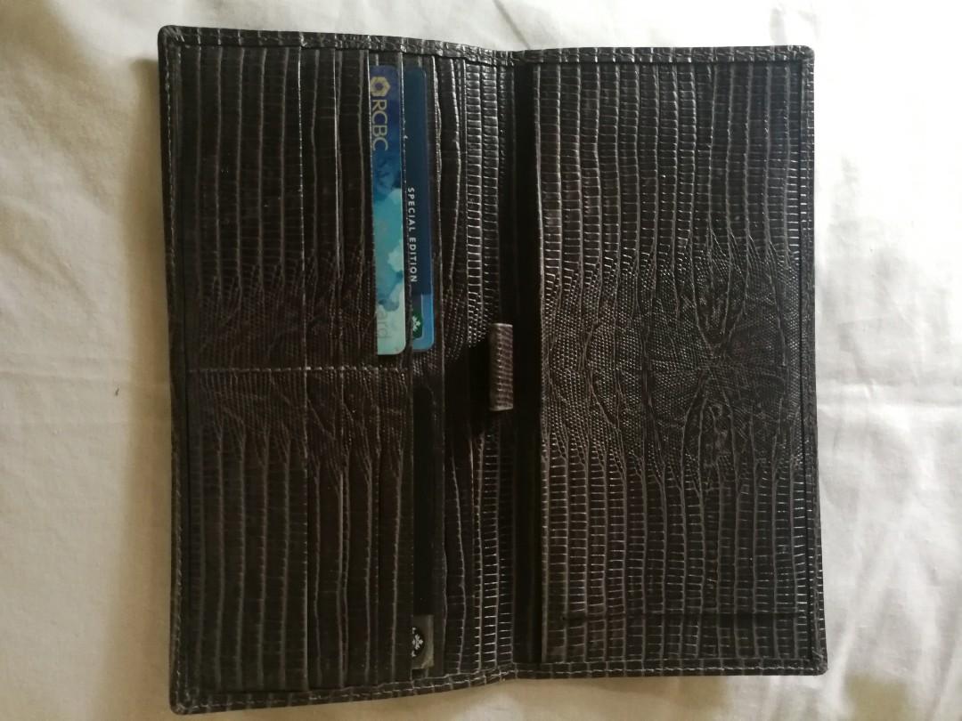Fino Leather Checkbook / Wallet (Category: Wallets & Card holders) located in Pasig City. Submitted by gena_bernisca (Listing ID 219370946, Image 3). Description: Fino Leather Checkbook Genuine Leather Used but not abused Can be used as wallet or checkbook Brown to grayish in color #march #freemarch.