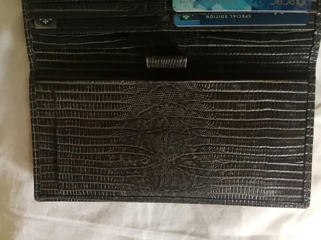 Fino Leather Checkbook / Wallet (Category: Wallets & Card holders) located in Pasig City. Submitted by gena_bernisca (Listing ID 219370946, Image 2). Description: Fino Leather Checkbook Genuine Leather Used but not abused Can be used as wallet or checkbook Brown to grayish in color #march #freemarch.