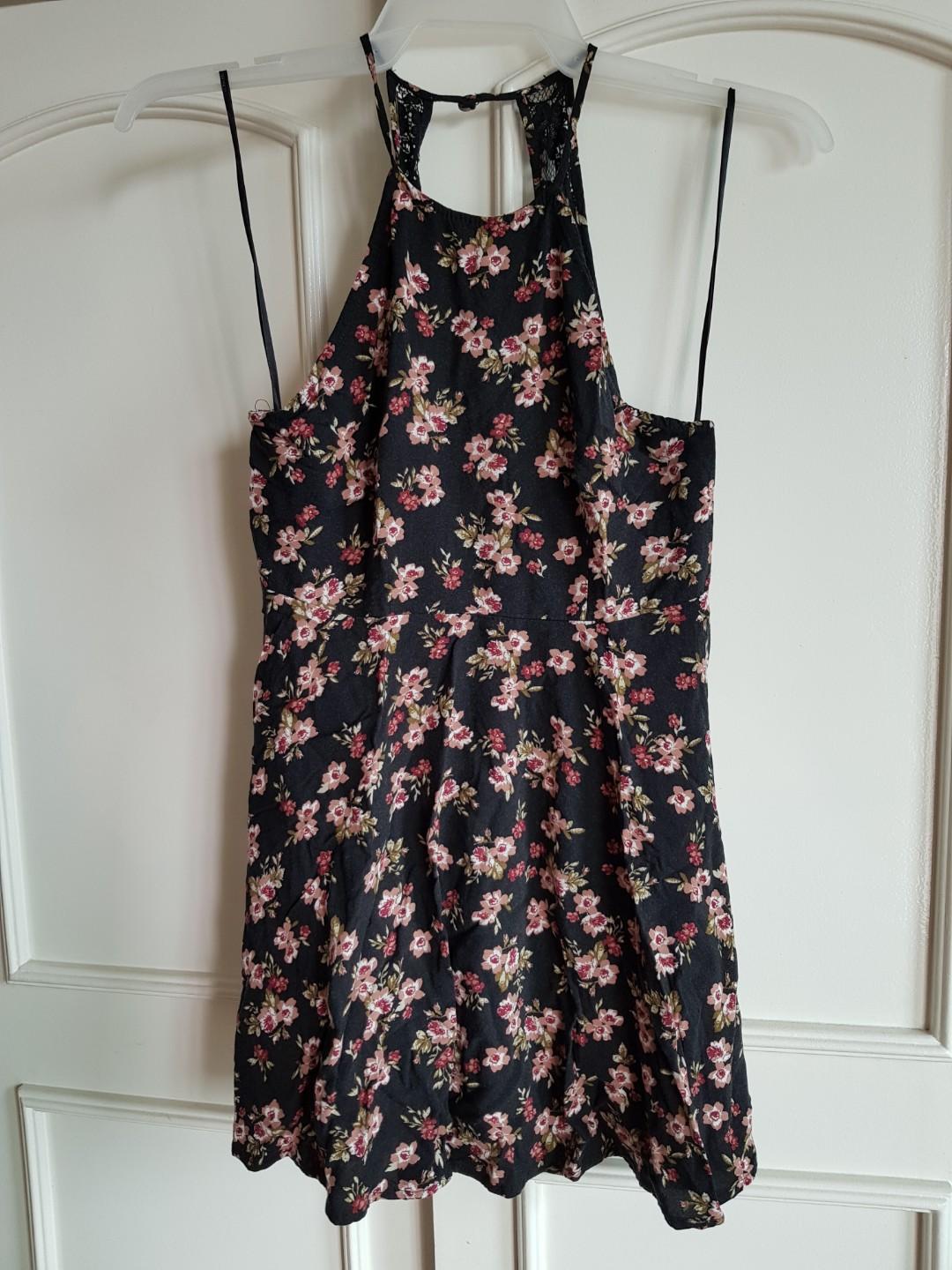 Forever21 floral dress (Category: Dresses) located in Mandaluyong City. Submitted by declutter_d (Listing ID 219428009, Image 1). Description: Decluttering No flaw.