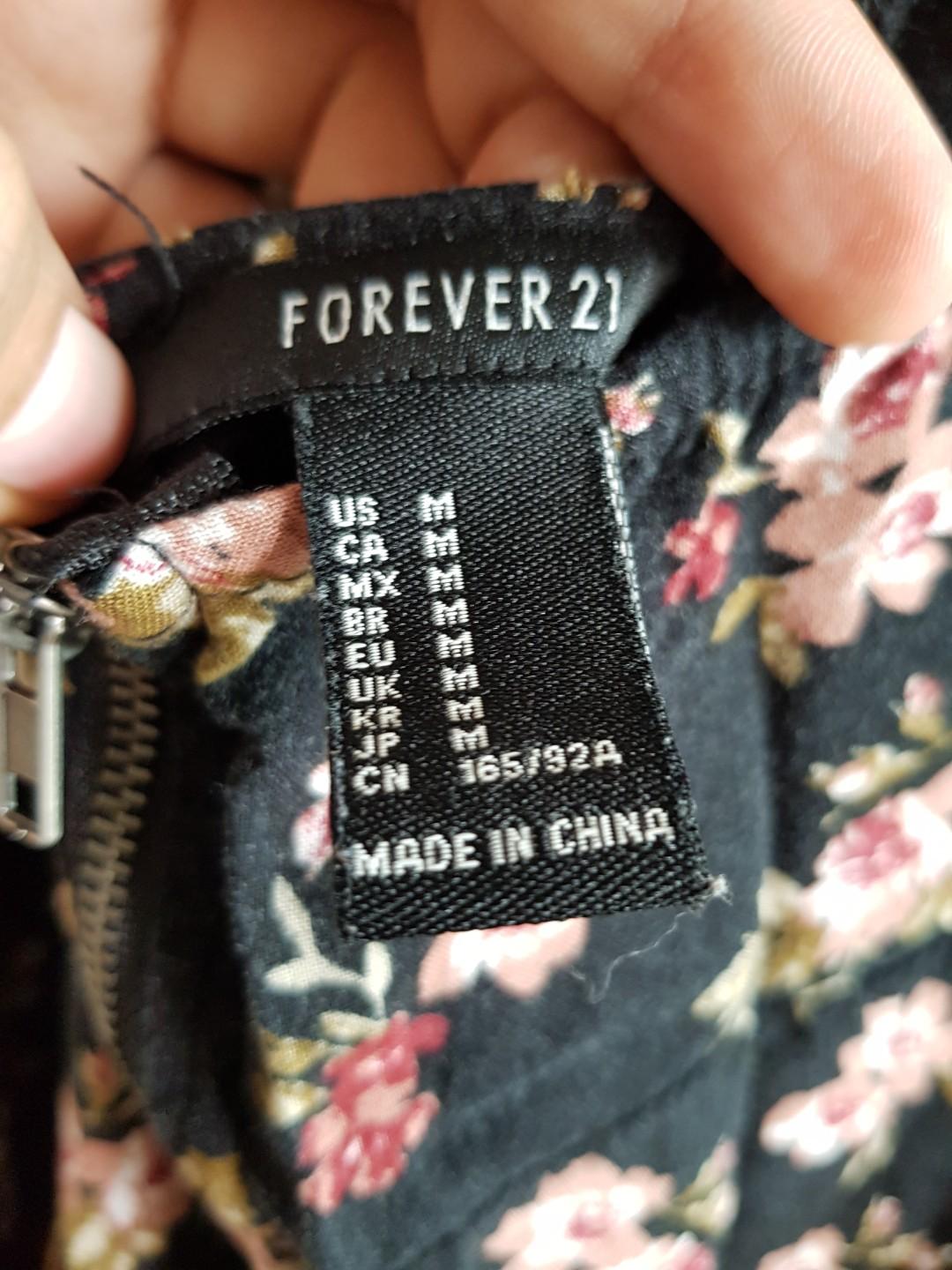Forever21 floral dress (Category: Dresses) located in Mandaluyong City. Submitted by declutter_d (Listing ID 219428009, Image 3). Description: Decluttering No flaw.