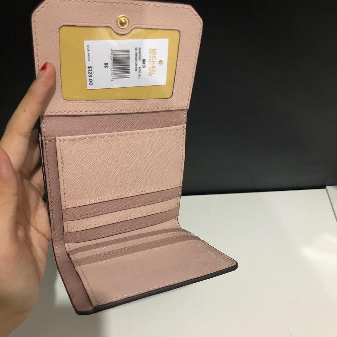 Michael kors hayes trifold wallet deals