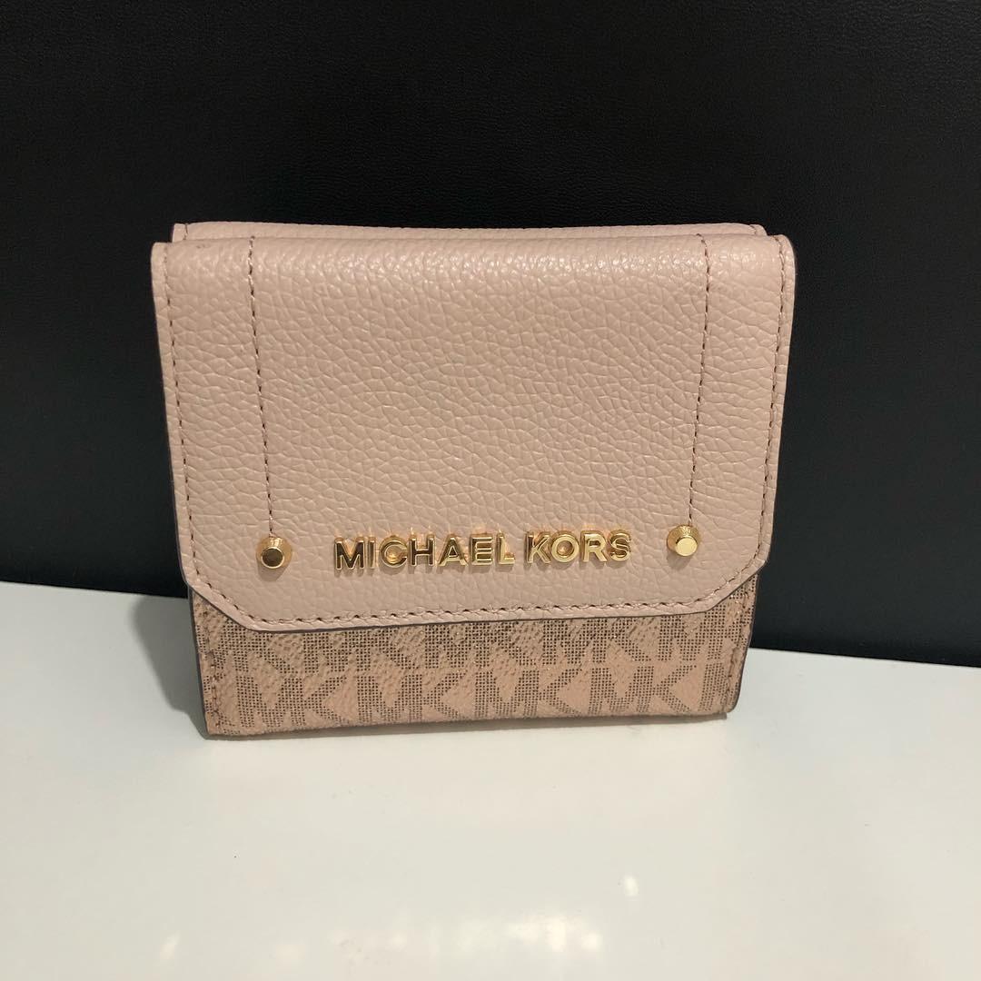 michael kors hayes trifold wallet