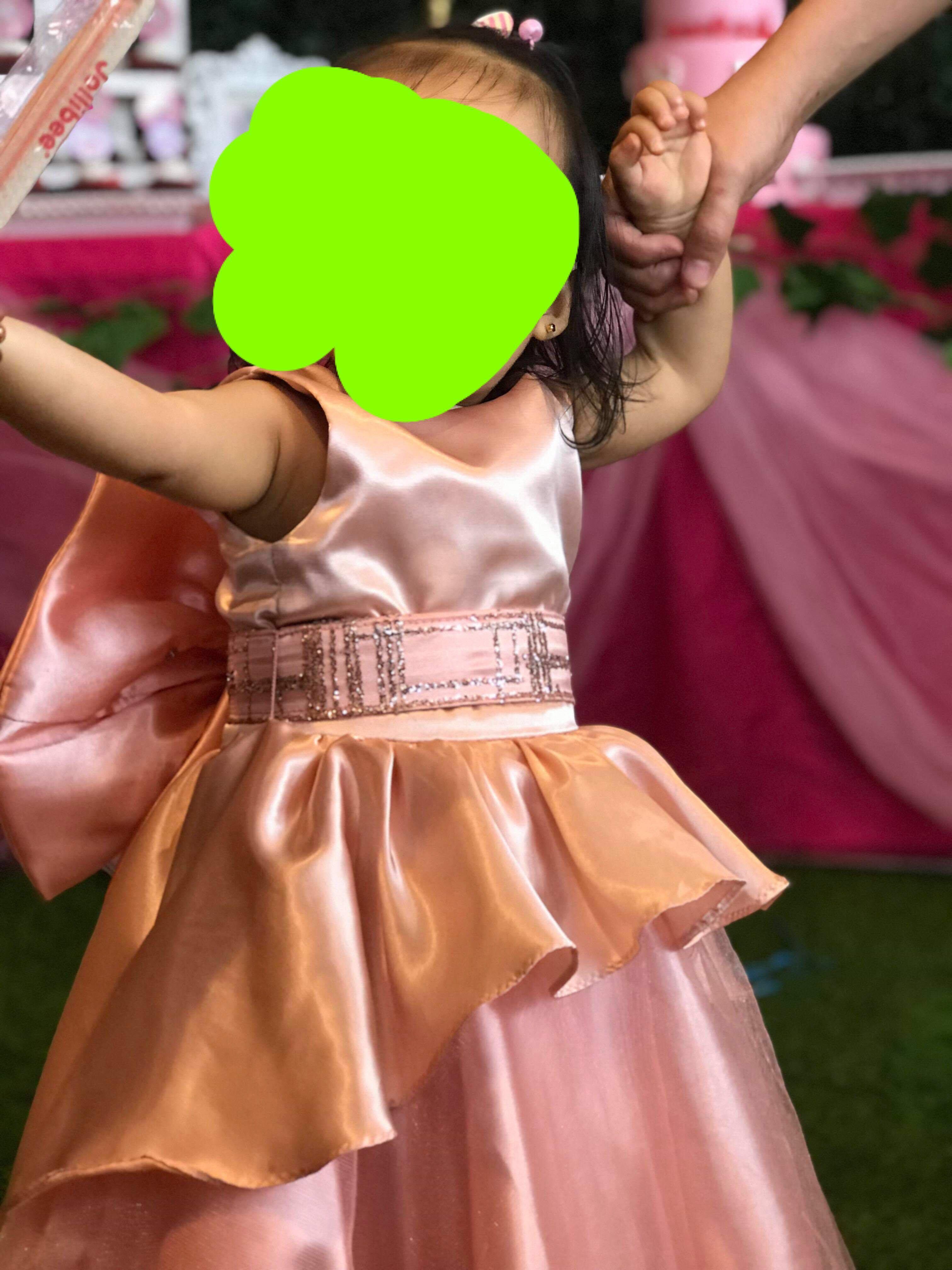 mother daughter twinning gowns