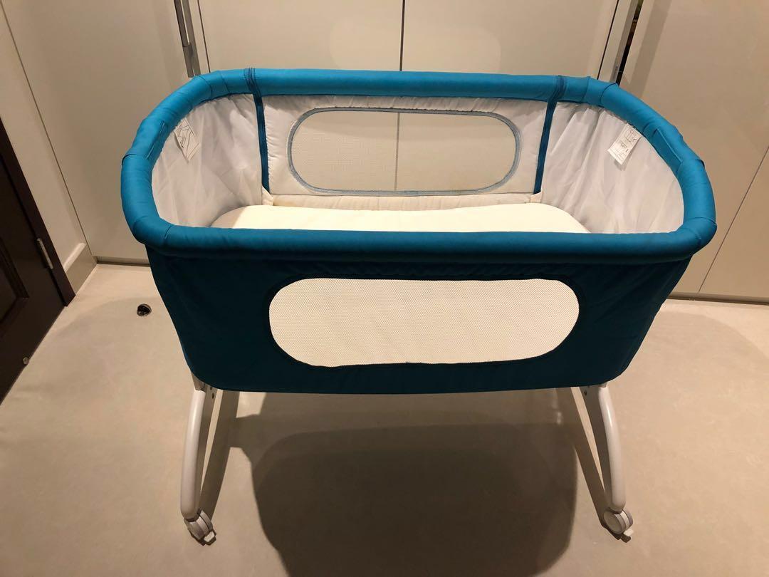 Pali Maya Bedside crib, Babies & Kids, Baby Nursery & Kids Furniture