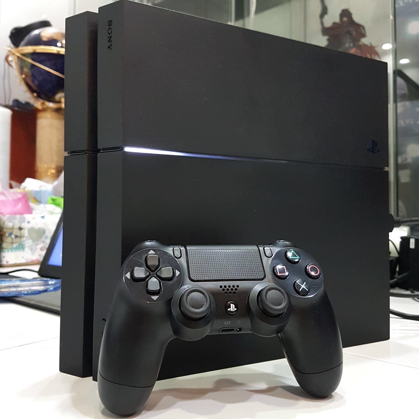 PS4 (CUH-1206A), Video Gaming, Video Game Consoles, PlayStation on 
