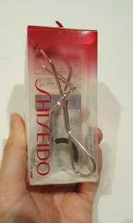 Shiseido eyelash curler NEW